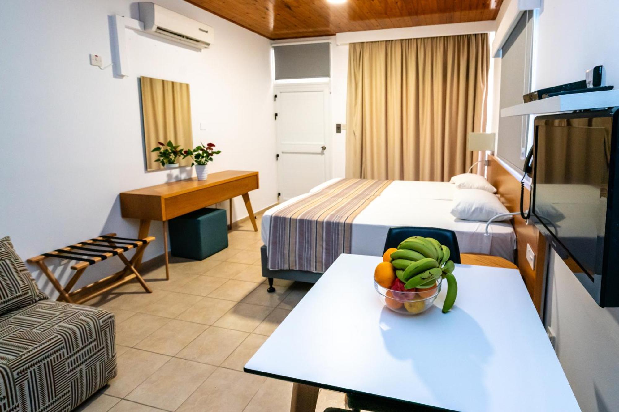 Apartamento Helios 2 Paphos Exterior foto